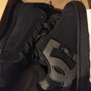Men's DC skate shoes
